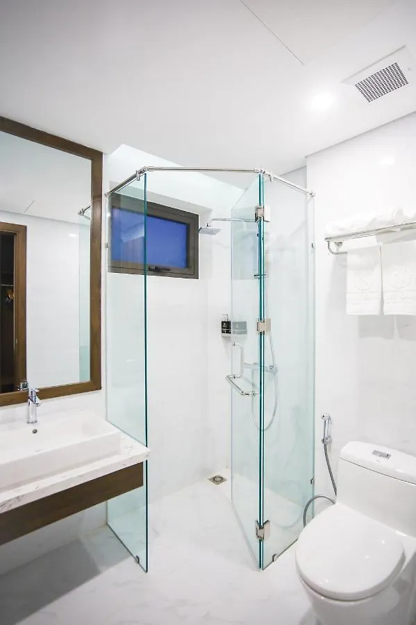 Minh Quan Hotel - Da Nang Center By Hos Vietnam